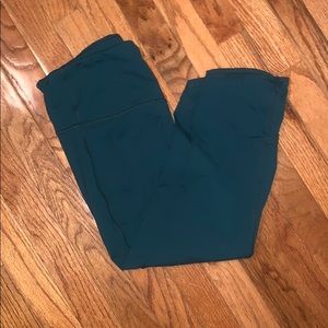 🌴Green 3/4 length workout pants🌴